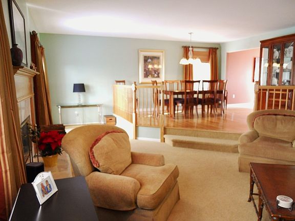 Living Rm to Dining Rm View
