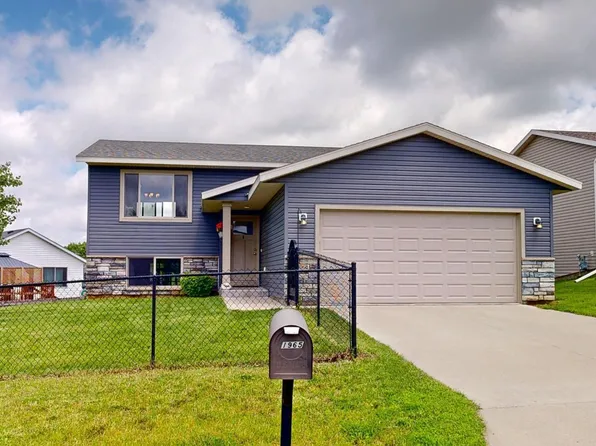 1965 Pioneer Ln, Zumbrota, MN 55992