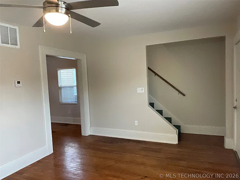 1347 E 6th St — Photo 3