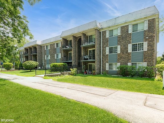 4th image of 1511 N Windsor Dr APT 305