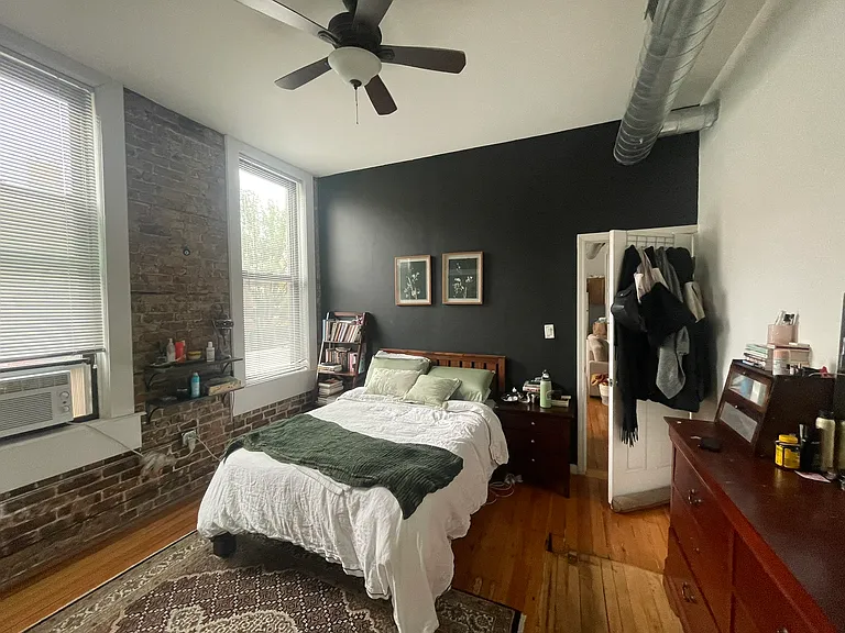 1801 S Throop St #202 — Photo 6