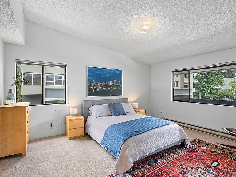 1727 NE Multnomah St #14 — Photo 12