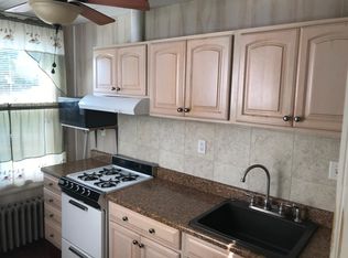 255 Elm St APT 2, North Attleboro, MA 02760