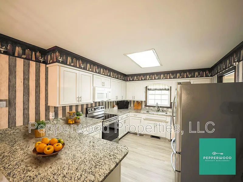 4 bed, 3.0 bath, 3137 sqft, $2,495 — Photo 3