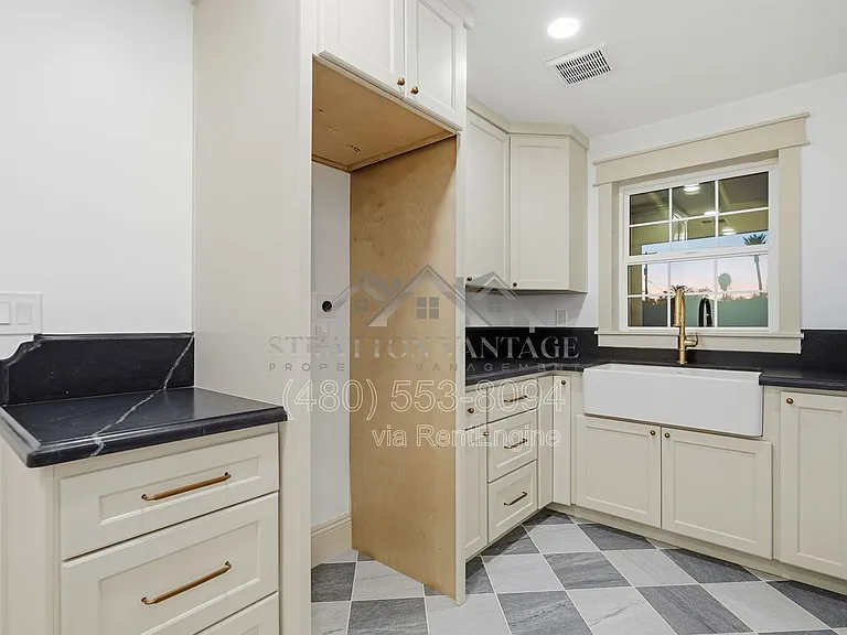 2315 N 42nd St — Photo 49