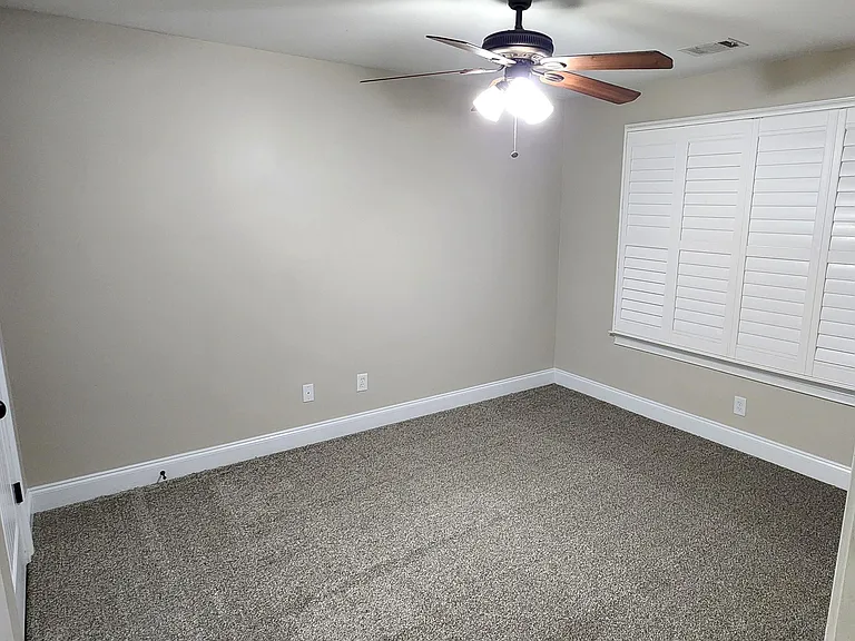 9512 Berwick Ct — Photo 16