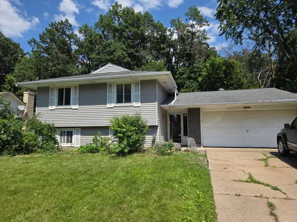 13422 Flagstaff Ave, Apple Valley, MN 55124