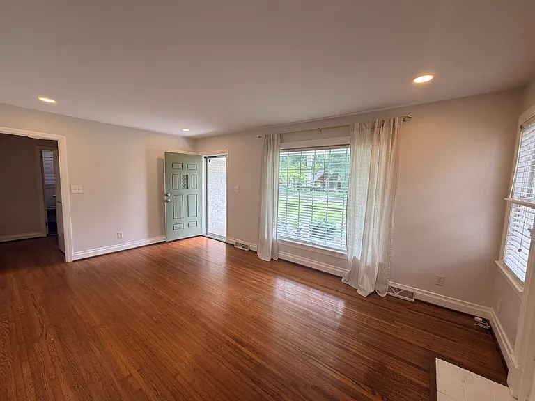 1411 Richland Dr — Photo 5