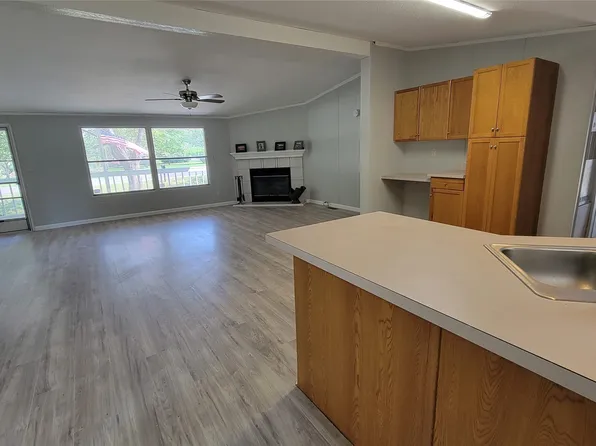 1629 E Apache Trl, Granbury, TX 76048