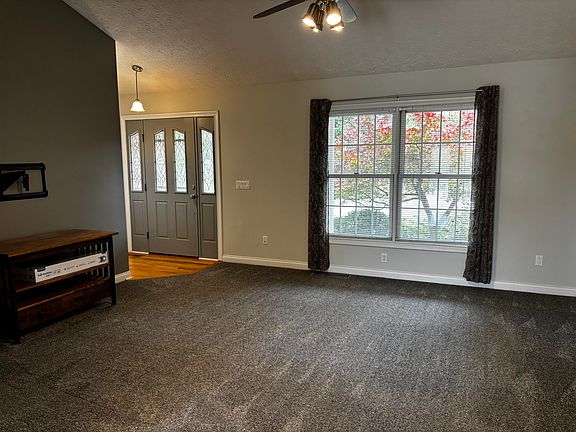 3rd image of 844 Isaac Shelby Cir E