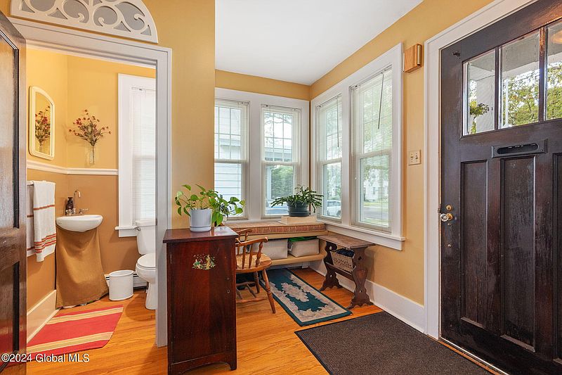 3rd image of 23 Van Schoick Avenue