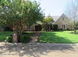 1825 Pecan Meadows Dr, Southaven, MS 38671