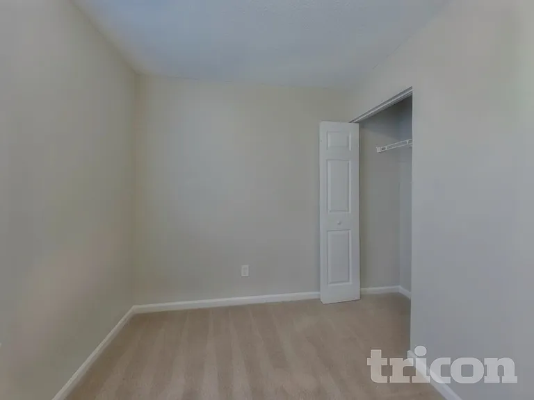 208 Denby Cir — Photo 14
