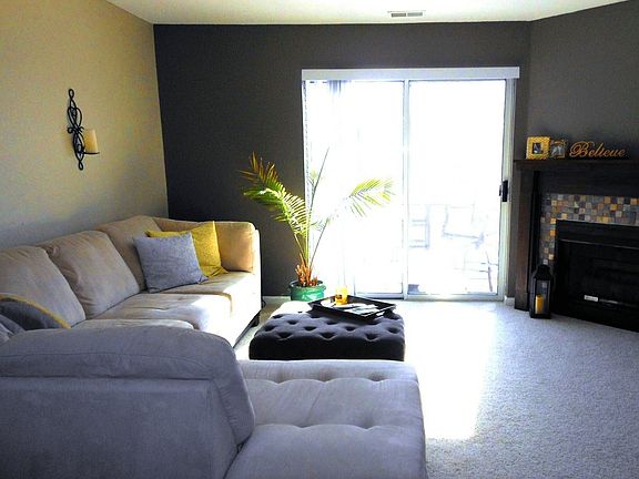 4th image of 1110 Town Centre Dr APT 7