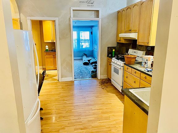 5th image of 2441 N Francisco Ave #2