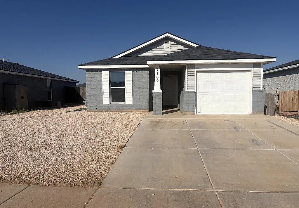 2 bed, 2.0 bath, 1035 sqft, $2,300 — Photo 1