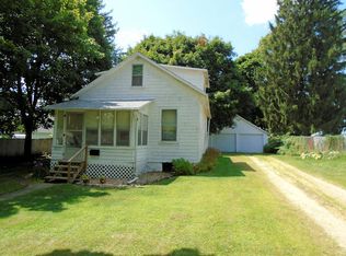 1012 N 8th St, Rochelle, IL 61068