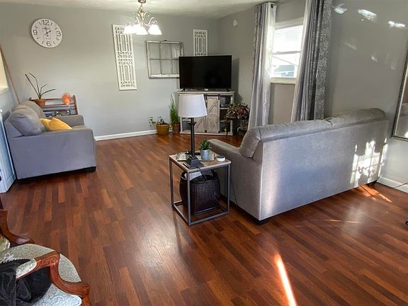 3rd image of 1917 Merriewood Dr