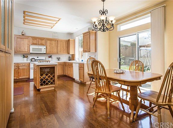 3rd image of 5238 Linden Ct