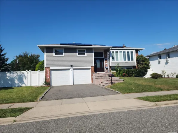 4 Taft Avenue, Bethpage, NY 11714