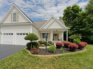 18 Lancaster Ct, Ballston Lake, NY 12019