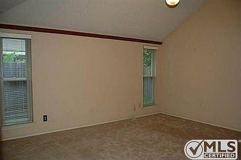 5th image of 1323 Sandy Creek Dr