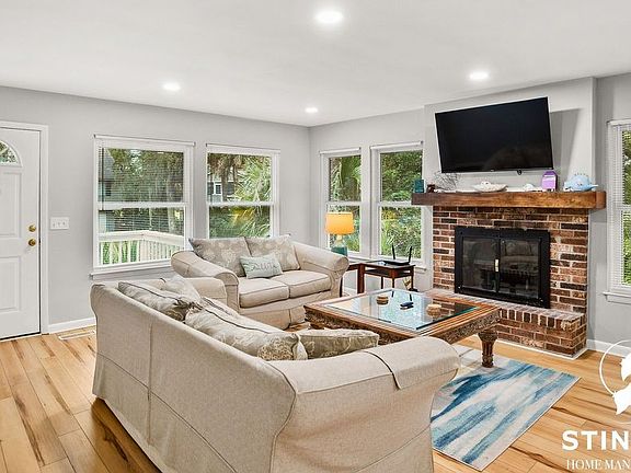 2nd image of 120 Otter Rd