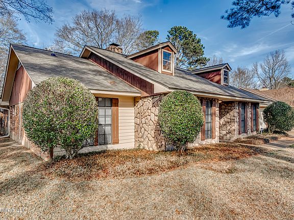 3rd image of 1422 Mossline Dr