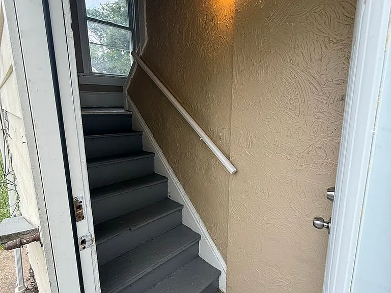 522 W 23rd St — Photo 33