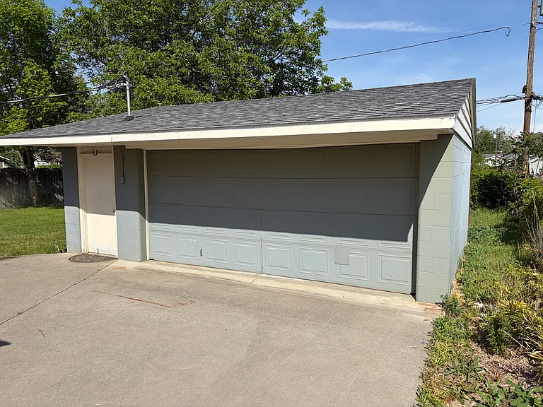 705 S Ione St — Photo 4