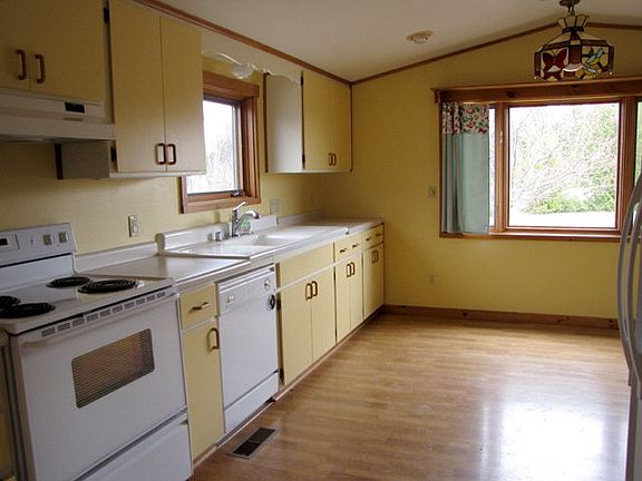 3rd image of 10183 Orchard Dr