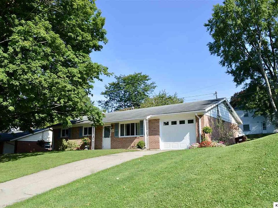1st image of 17 Eastmoor Dr