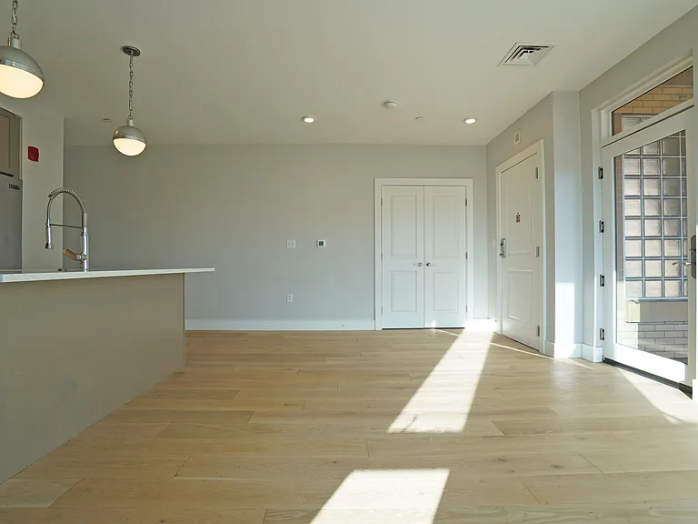 1650 Commonwealth Ave #303 — Photo 4