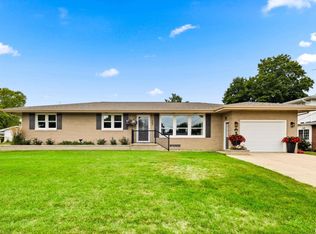 203 N 3rd St, Roanoke, IL