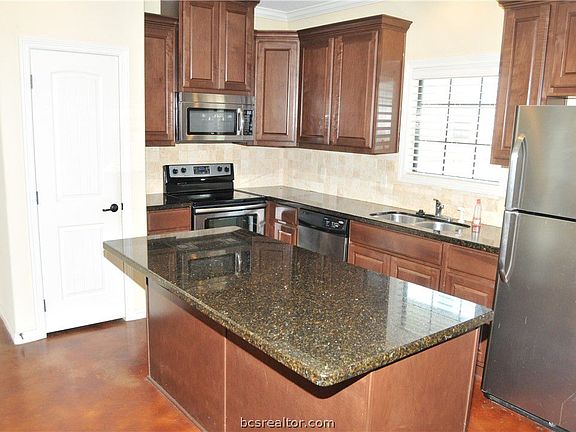 3rd image of 2600 Mandi Ct