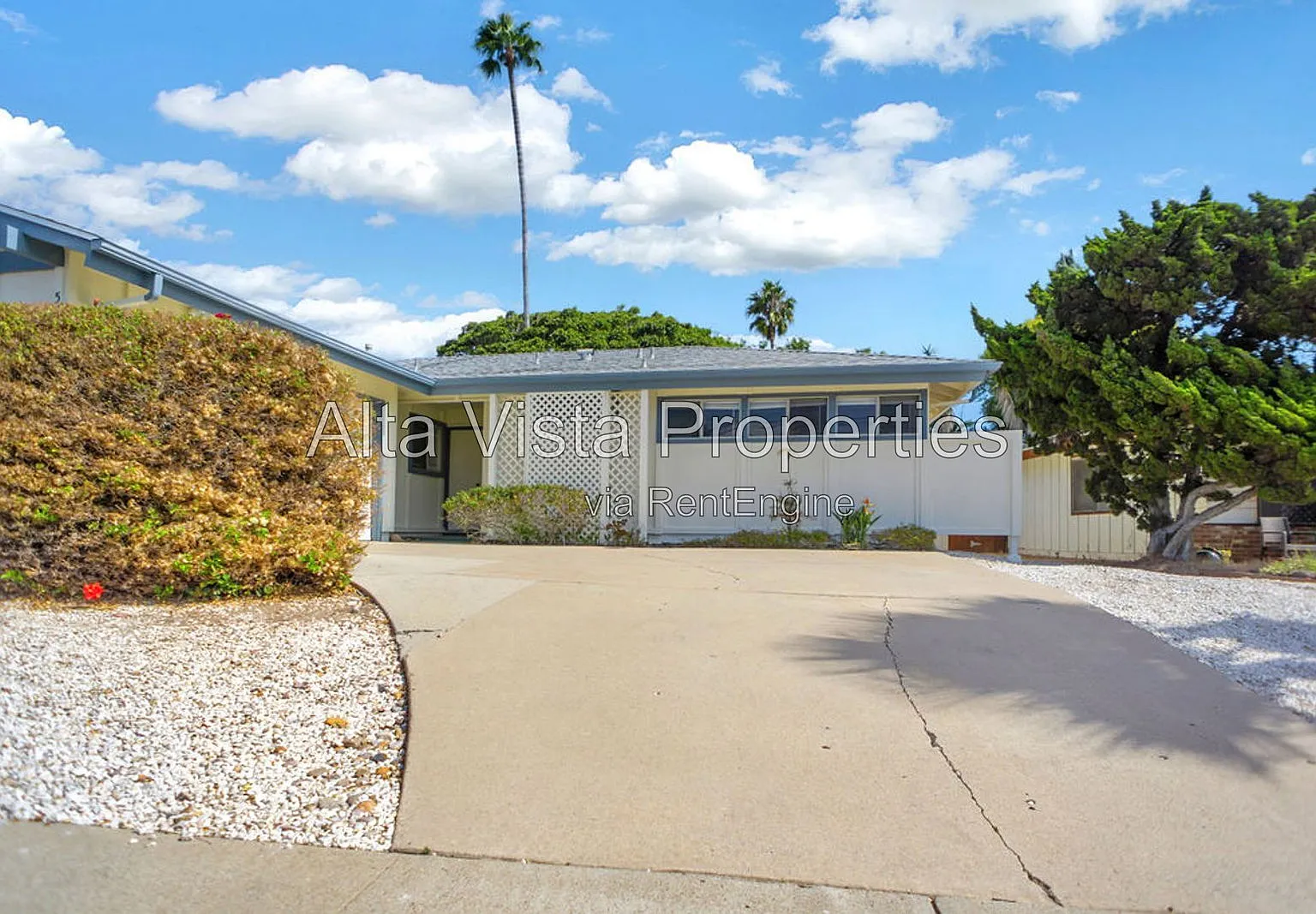 3 bed, 2.0 bath, 1309 sqft, $4,495 — Photo 3