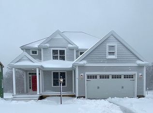 7 Manchester St, Weymouth, MA 02190