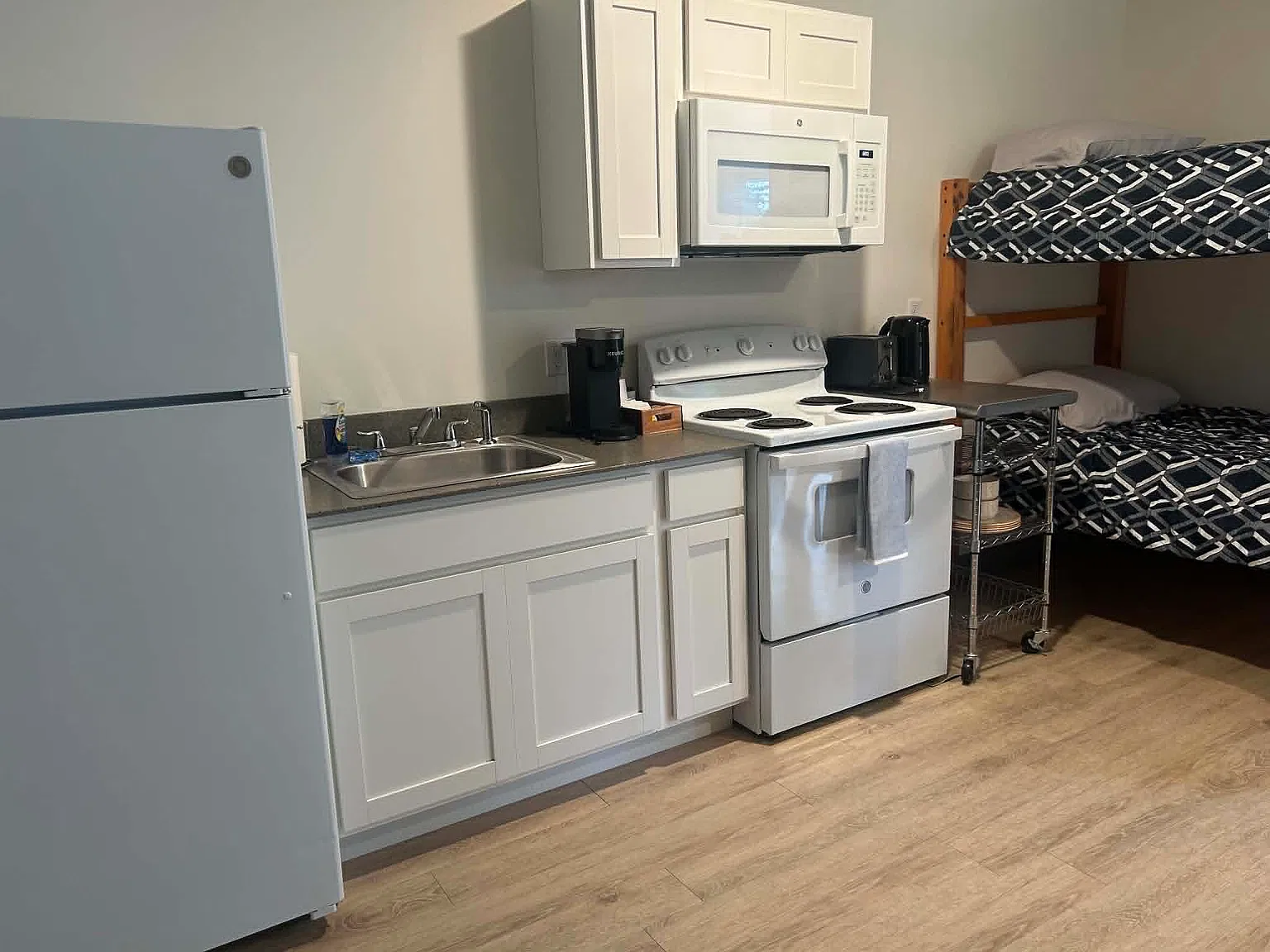Studio, $1,200 — Photo 2