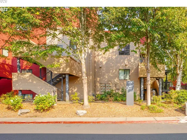 910 NW Naito Pkwy APT I23, Portland, OR 97209