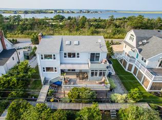 17 Oak Beach Rd, Oak Beach, NY 11702