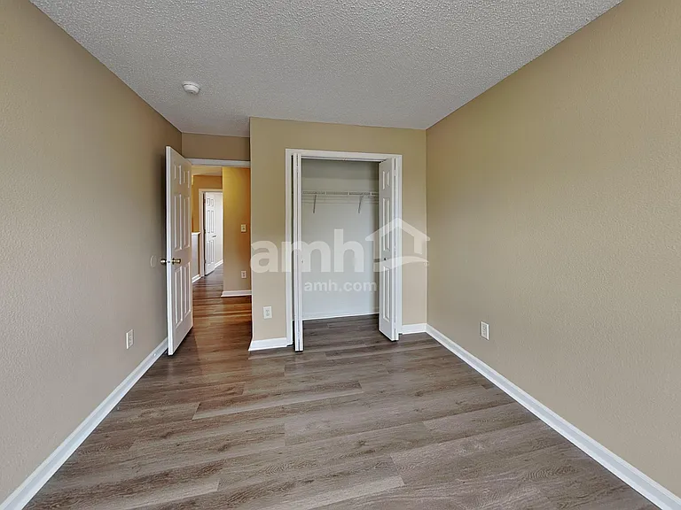 635 Cloverfield Ln — Photo 15