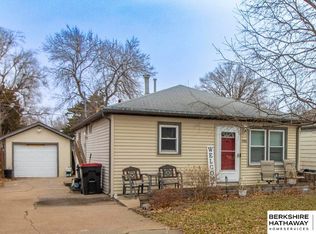 906 Knox St, Lincoln, NE 68521