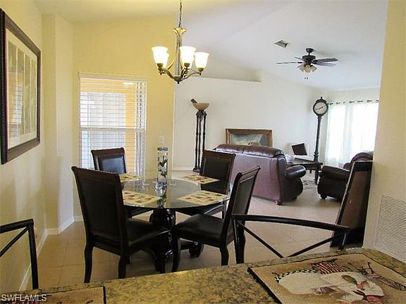 4th image of 4421 SW 14th Pl