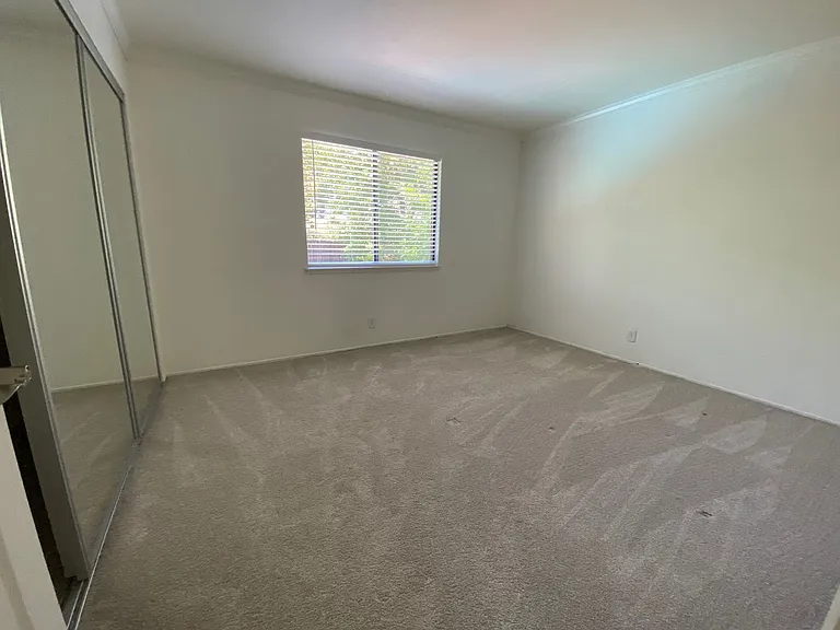 1057 Mazzone Dr — Photo 5