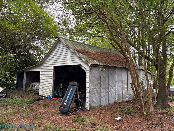 3rd image of 1080 Crab Neck Rd