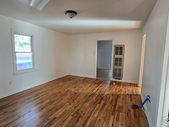 3rd image of 19140 Chambers Dr