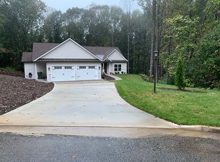 232 Rockford Farm Dr, Clarkesville, GA 30523