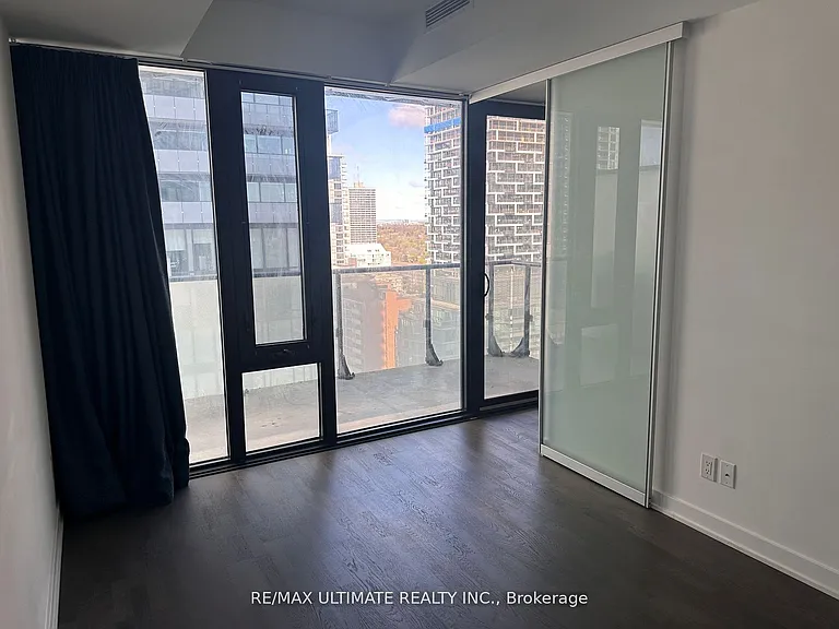 185 Roehampton Ave #1902 — Photo 10