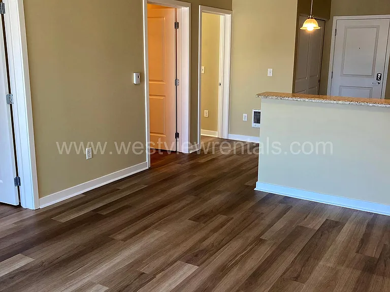 200 E Maple St — Photo 443