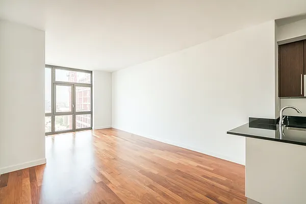 Rented by Lisa Management | media 17